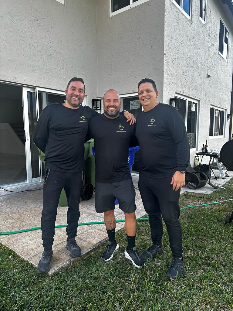 Equipo de ANGELOELECTRIC LLC — electricistas licenciados en South Florida